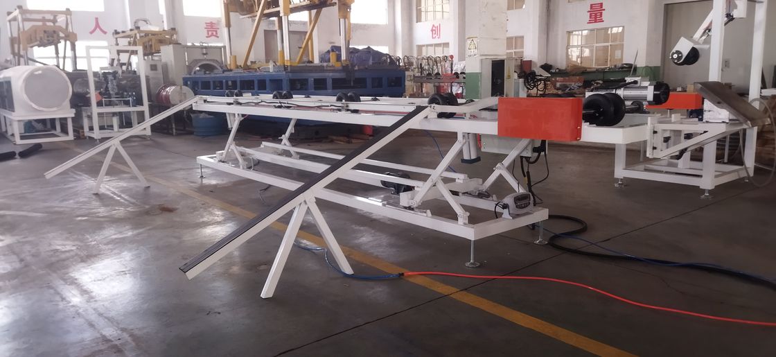 63mm قطر لوله Min خط اکستروژن لوله دو طرفه لوله لوله ای با HV>940 سختی بشکه و سیستم کنترل PLC