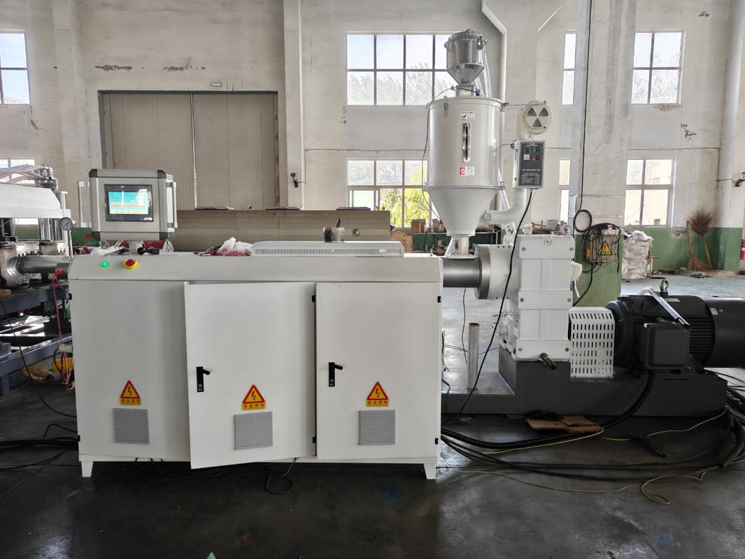 خط تولید اکستروژن لوله موجدار تک جداره با ولتاژ 220-440 ولت، حداکثر سرعت خروجی 15 متر در دقیقه و مشخصات 75-250 میلی متر