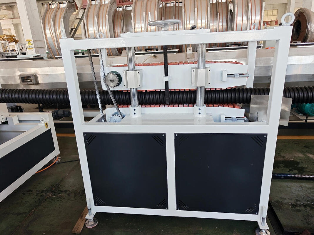 خط اکستروژن لوله های مارپیچی PP شامل ماشین پیچ و خم 100 متری و مواد لوله های HDPE برای راه حل های لوله های صنعتی